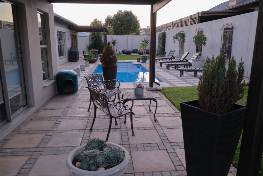 4 Bedroom Property for Sale in Earls Court Lifestyle Estate Western Cape